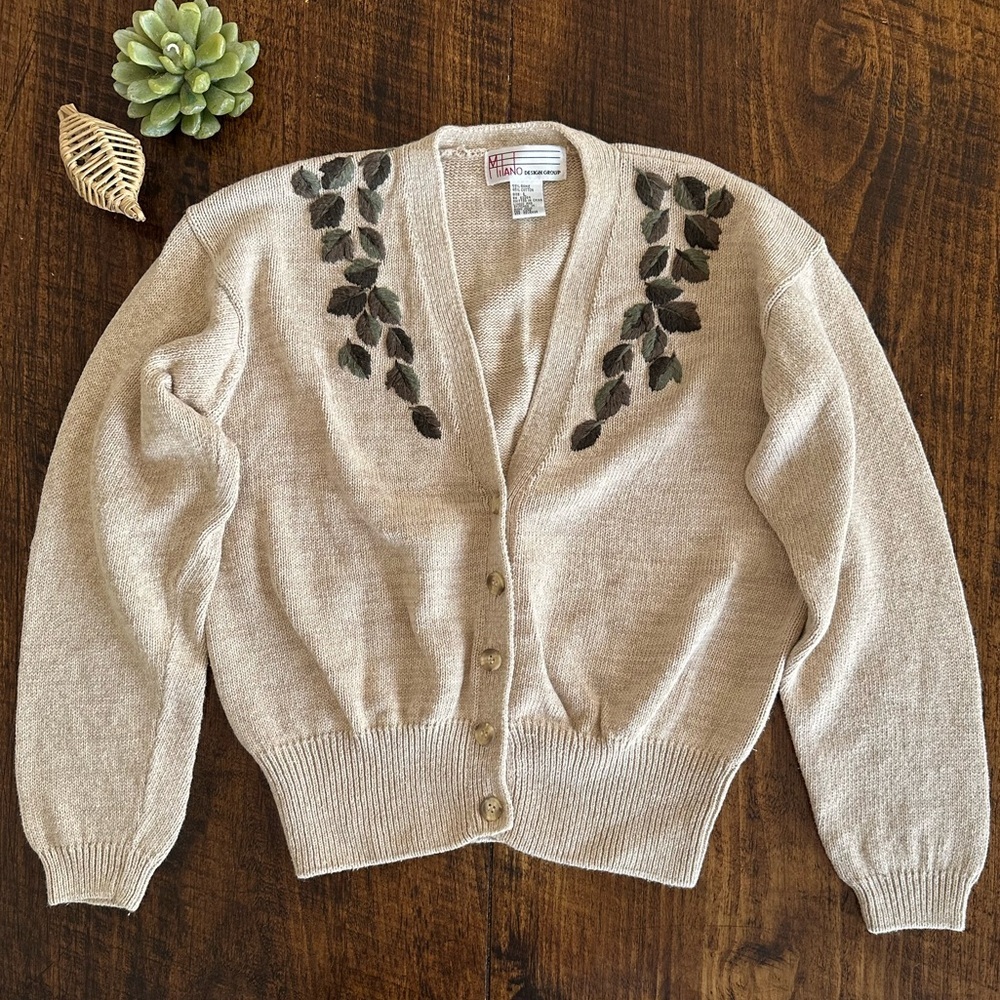 Milano | Vintage Cottagecore Beige V-neck Cardigan w/Leaves Embroidery, Size L